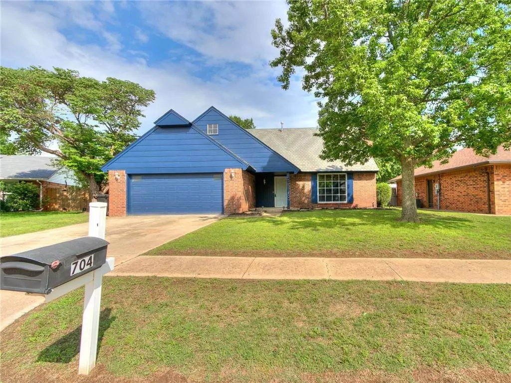 Moore, OK 73170,704 N Briarcliff Drive