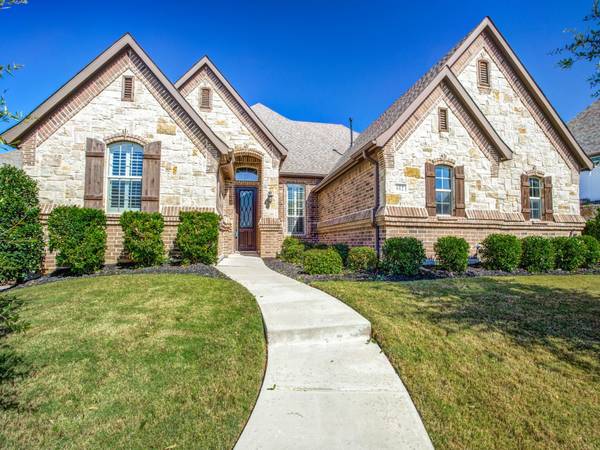 612 Highview Lane, Hurst, TX 76054