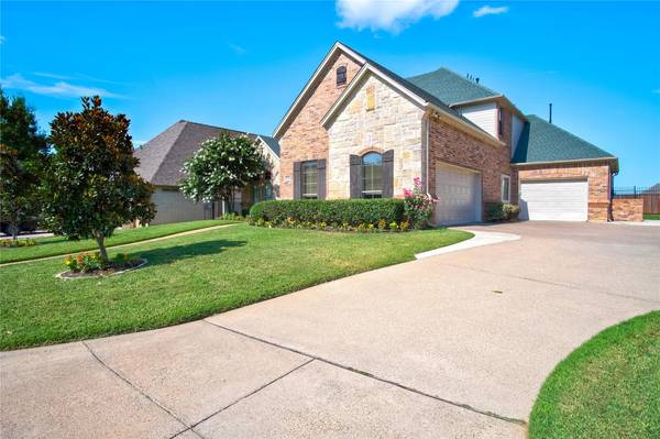 2105 Highview Court, Hurst, TX 76054