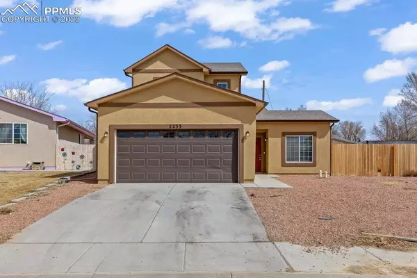 2233 Cruz CT, Pueblo, CO 81003