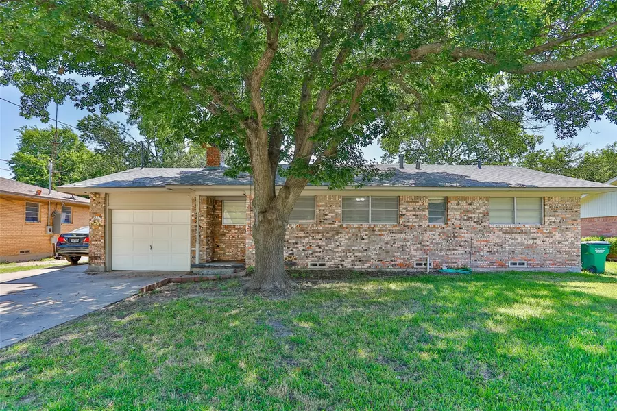 310 Rosedale Drive, Gainesville, TX 76240