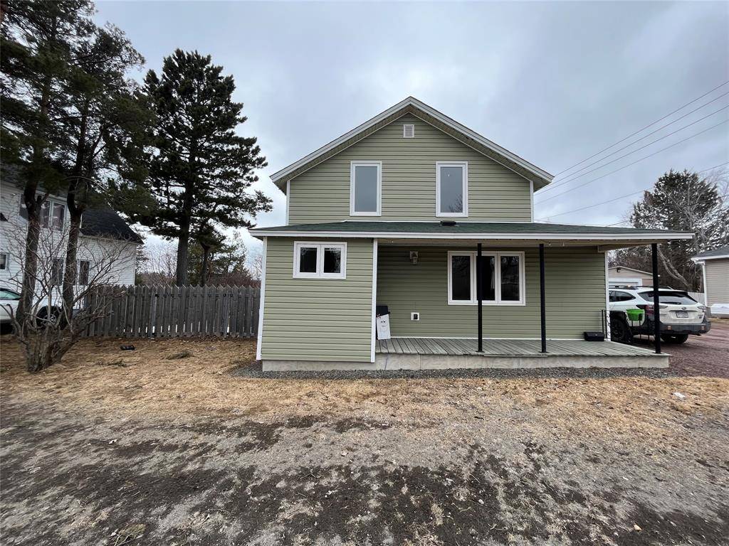 166 Lincoln Road, Grand Falls-windsor, NL A2A 1P5