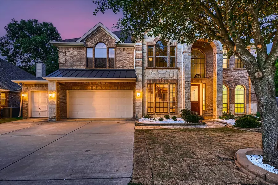 933 Oatlands Place, Burleson, TX 76028