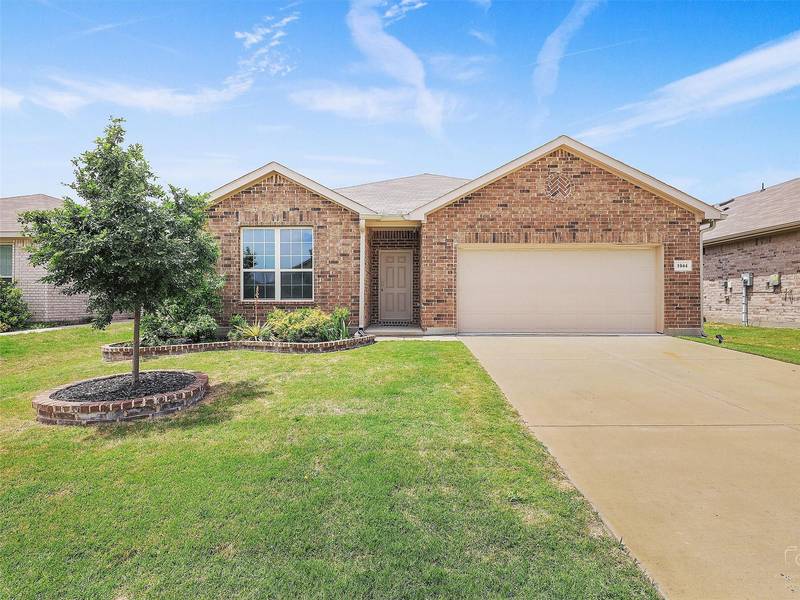 1044 Waverly Drive, Van Alstyne, TX 75495