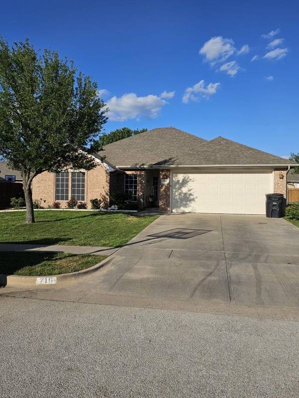 716 Park Ridge Drive, Cleburne, TX 76033