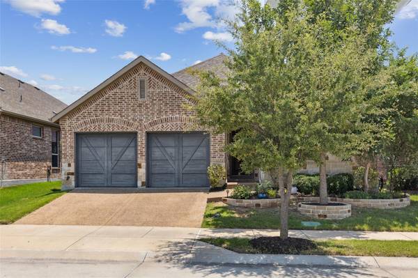 909 Warwick Boulevard, Lewisville, TX 75056