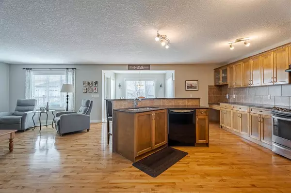 Airdrie, AB T4B 2N8,6 Canals CIR SW