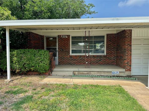 852 Odie Drive, White Settlement, TX 76108