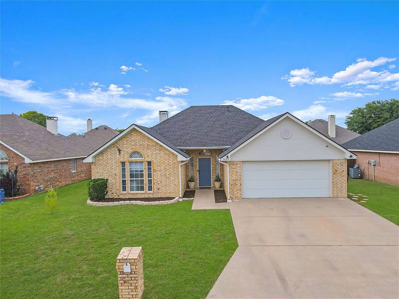 2023 Laney Drive, Sanger, TX 76266