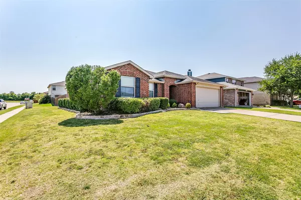 Burleson, TX 76028,1301 Cherokee Rose Lane