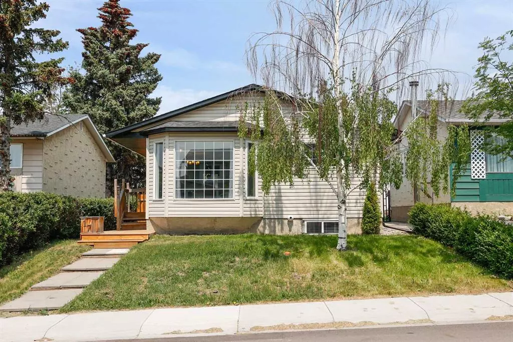 Airdrie, AB T4B 0P9,17 Aster PL SE