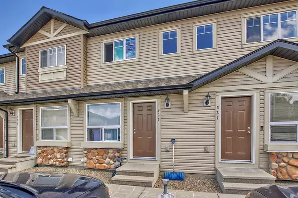 Calgary, AB T3J 0G4,225 Saddlebrook PT NE