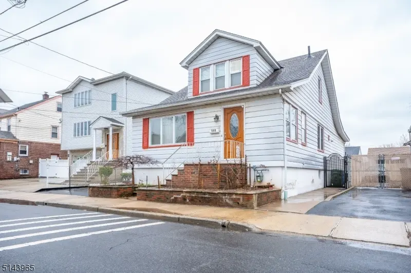 646 Bacheller Ave, Linden City, NJ 07036