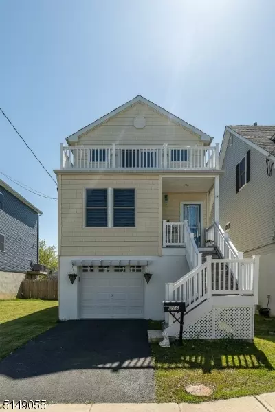 826 3Rd St, Union Beach Boro, NJ 07735