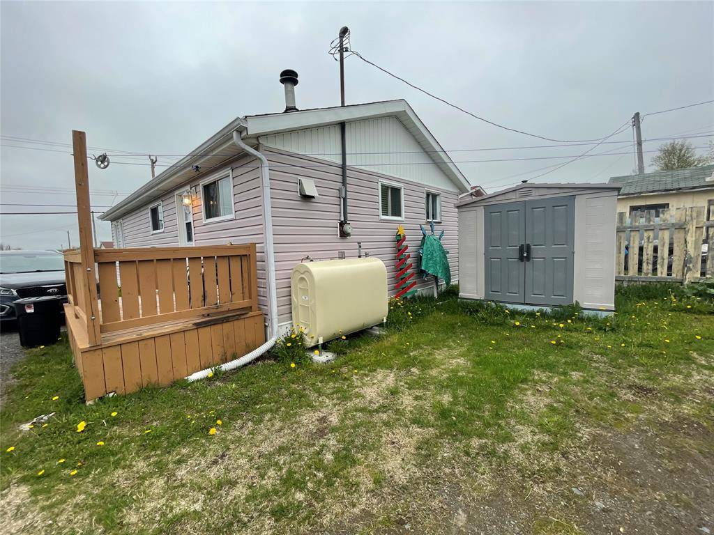 Grand Falls-windsor, NL A2B1H2,72 King Street