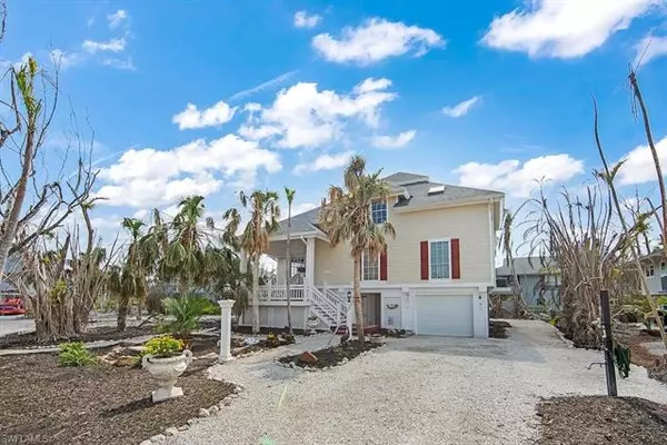 Sanibel, FL 33957,950 Cabbage Palm CT