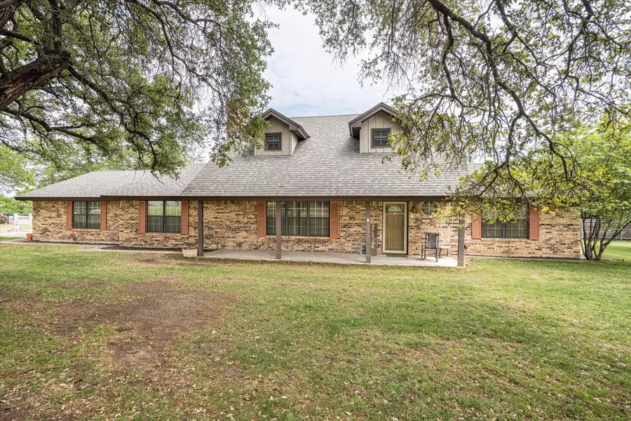 1901 Eastview Terrace, Granbury, TX 76048