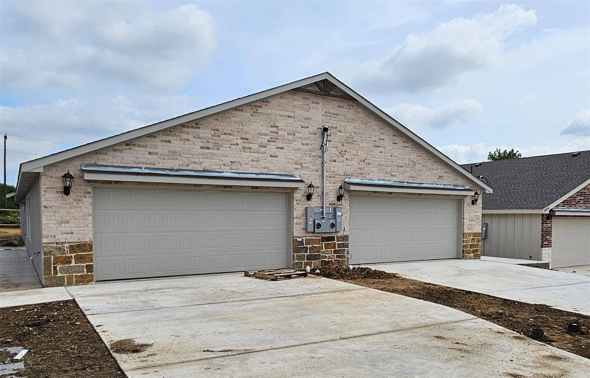 2316-2318 Dalworth Street, Grand Prairie, TX 75050