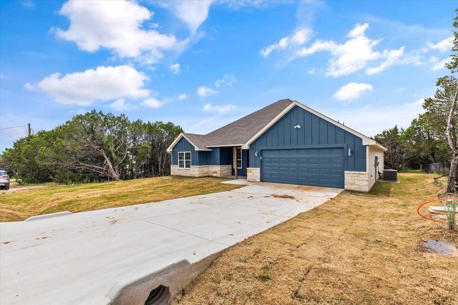 5410 San Jacinto Drive, Granbury, TX 76048