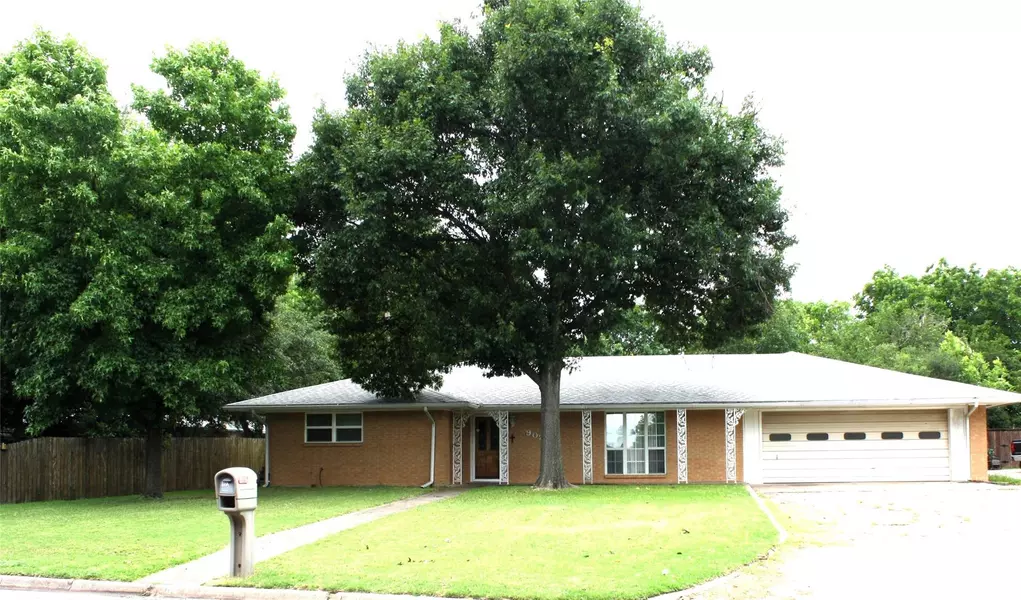 902 Rock Street, Bowie, TX 76230