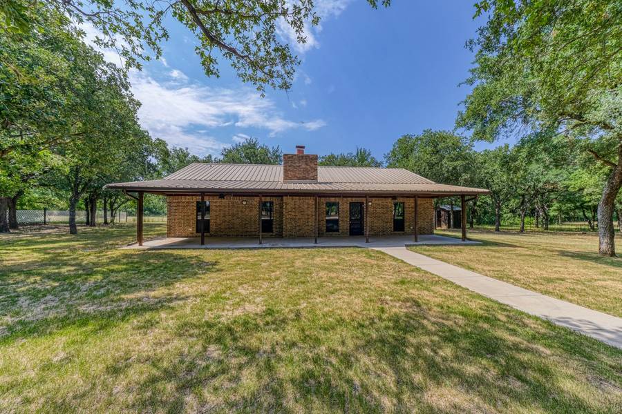 390 Young Road, Millsap, TX 76066