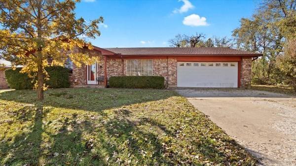 204 W Vernon Street, Bells, TX 75414