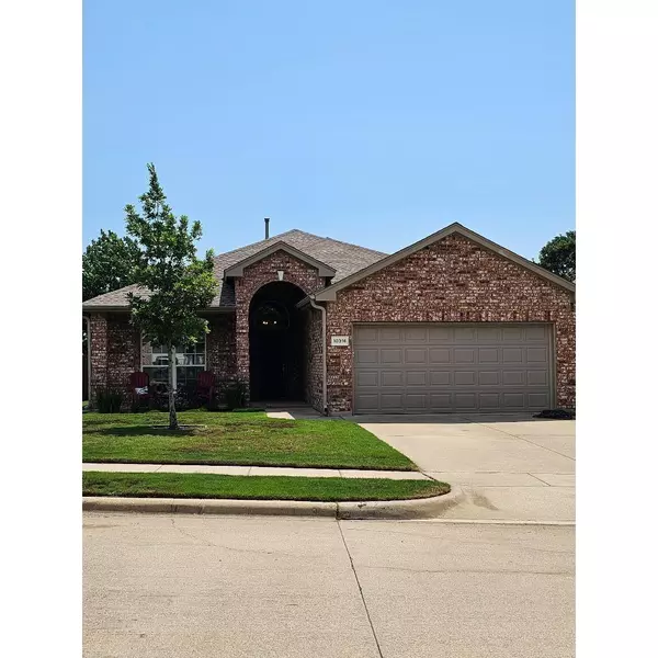 10316 Grayhawk Lane, Fort Worth, TX 76244