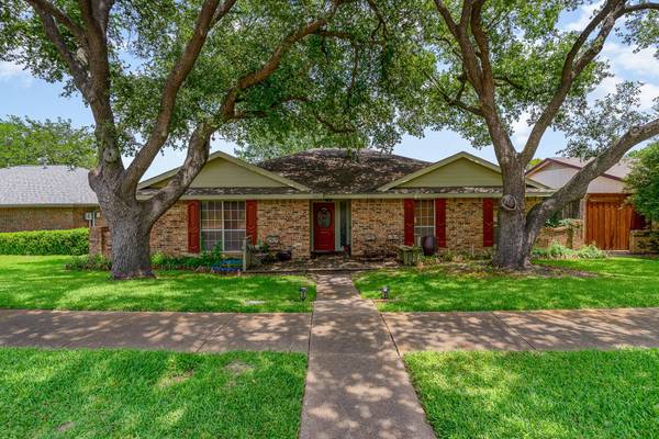 221 Los Santos Drive, Garland, TX 75043