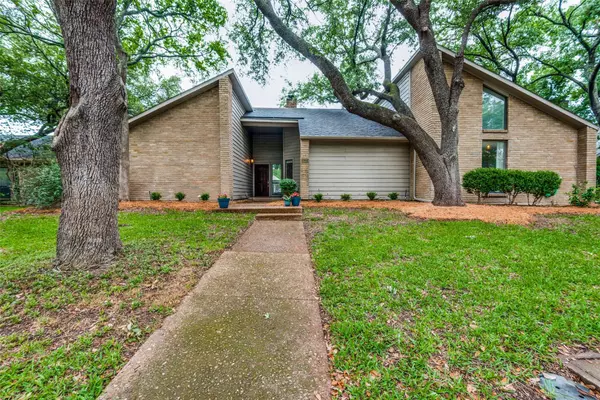 6220 Copperhill Drive, Dallas, TX 75248