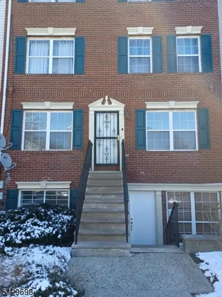 262 Matthews Dr, Newark City, NJ 07103