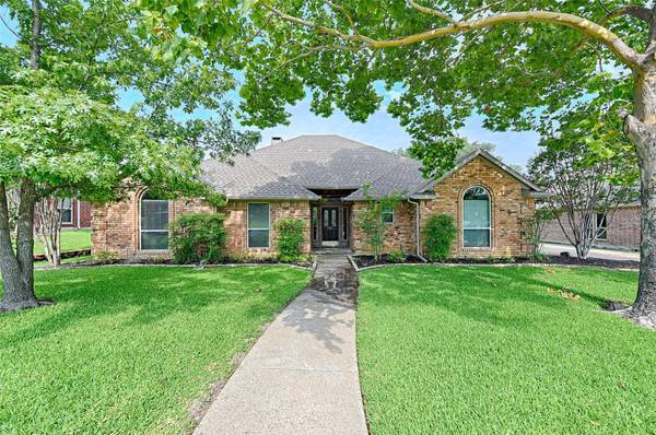 7121 Holden Drive,  Rockwall,  TX 75087