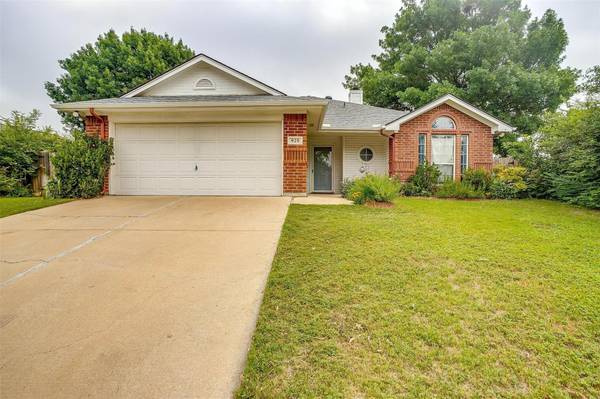 928 NW Park Meadow Lane, Burleson, TX 76028