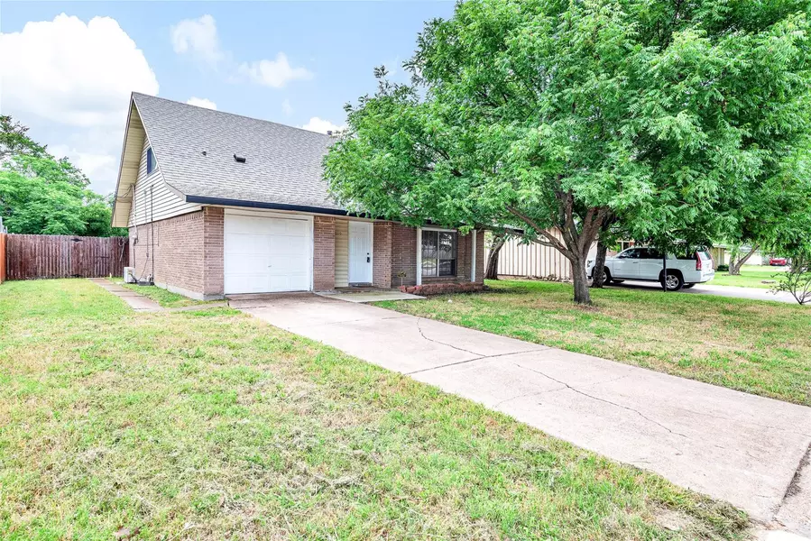 3010 Ridgeview Lane, Irving, TX 75062