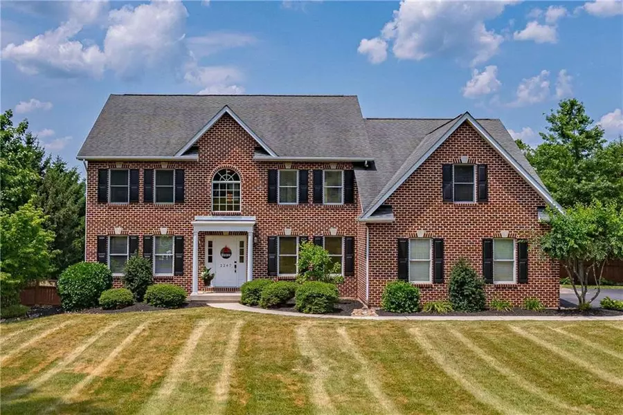 2247 Meadow Brook Drive, North Whitehall Twp, PA 18078