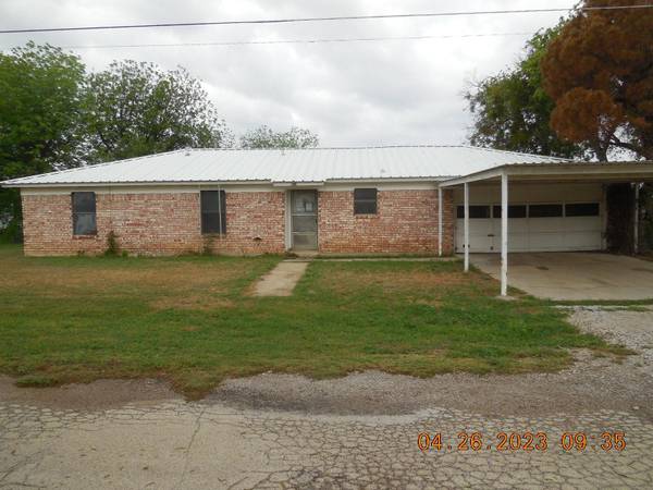 800 Trickham Street, Bangs, TX 76823