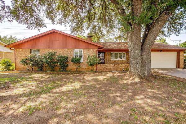 2802 S Murco Drive, Mineral Wells, TX 76067