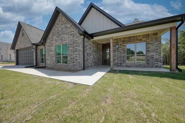 19323 Cedarpark Place,  Lindale,  TX 75771