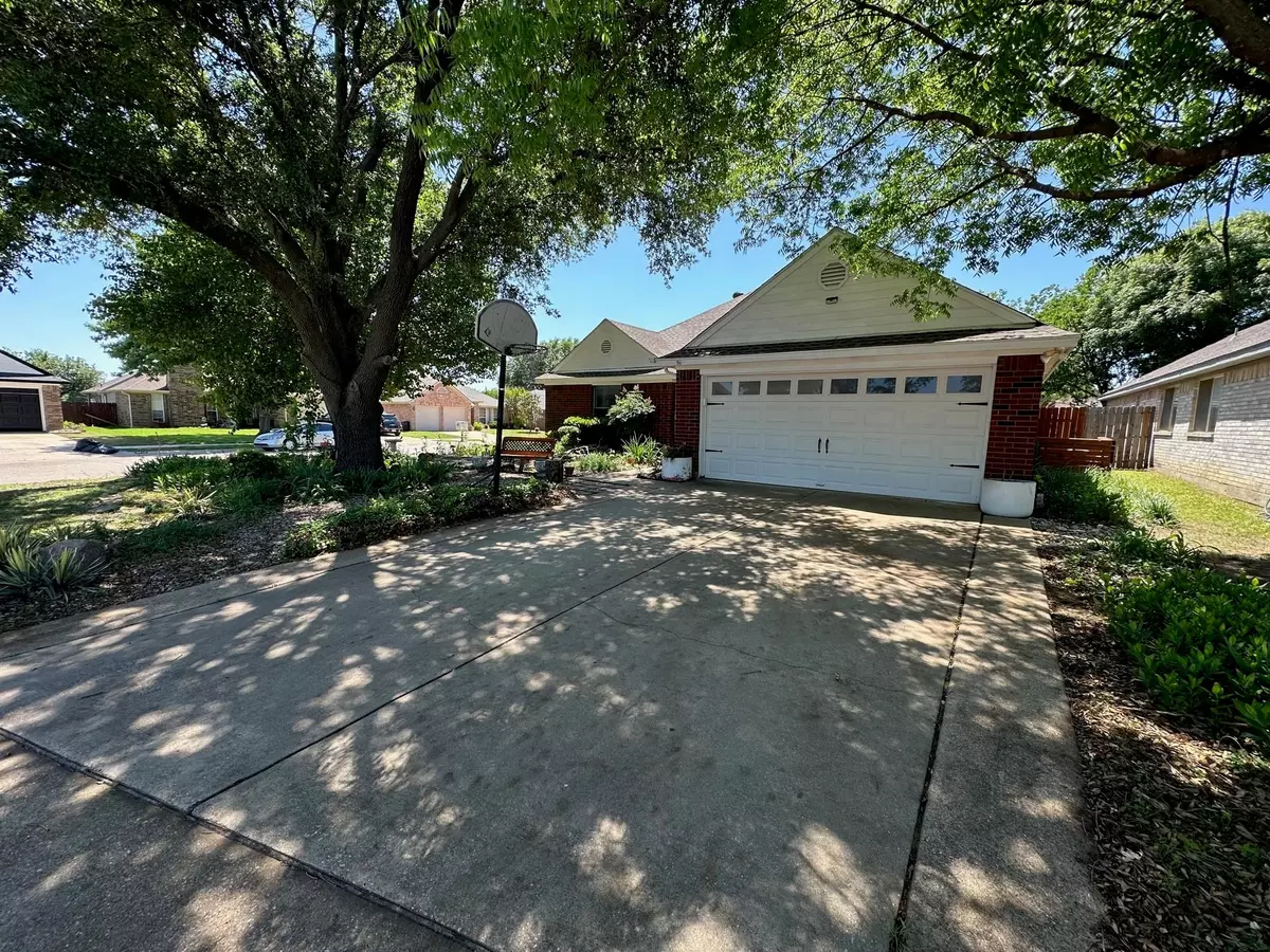 Euless, TX 76040,1216 Princeton Place