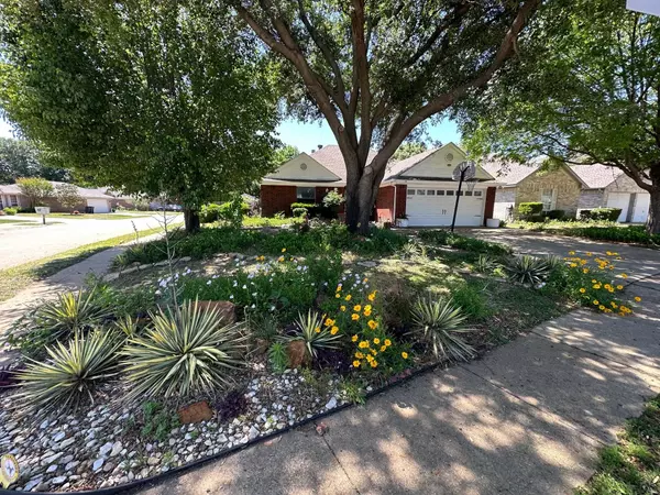 Euless, TX 76040,1216 Princeton Place