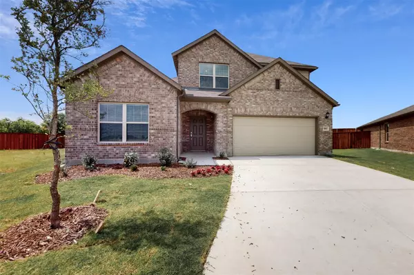 8801 Bronze Meadow Drive, Fort Worth, TX 76131