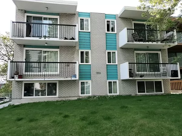 Calgary, AB T2T 4M4,2108 17 ST SW