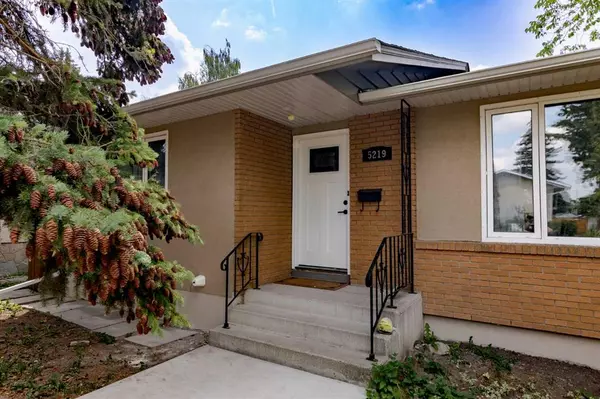 Calgary, AB T3A 0Y6,5219 Valiant DR NW