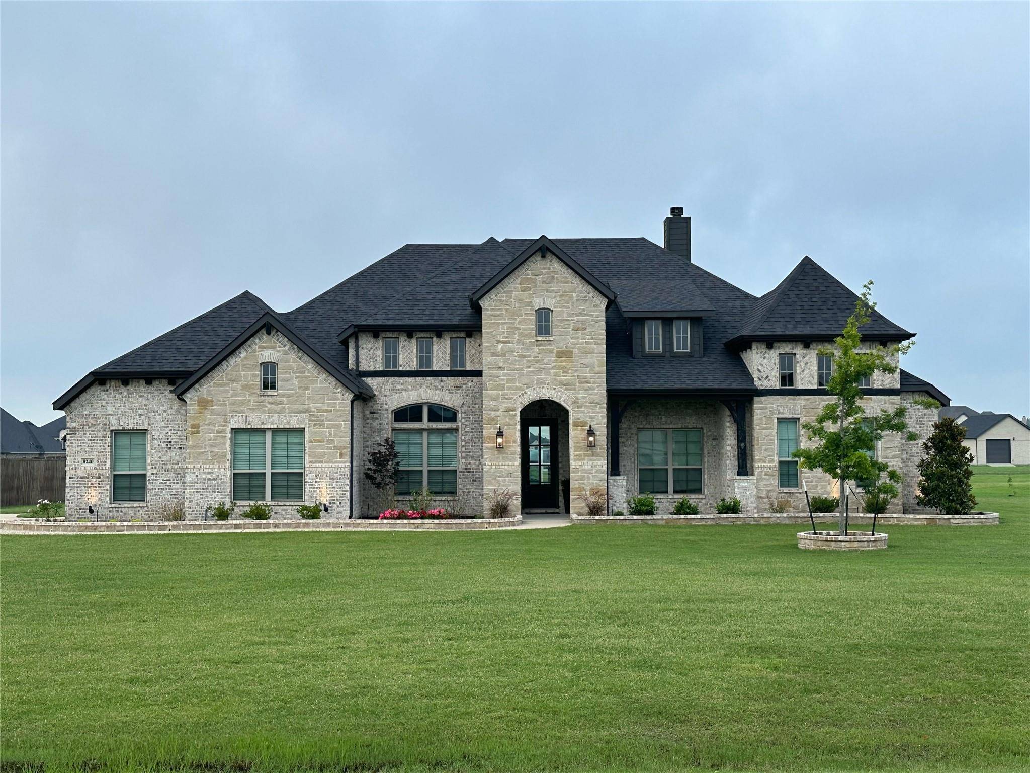 8240 Faithful Drive,  Waxahachie,  TX 75167