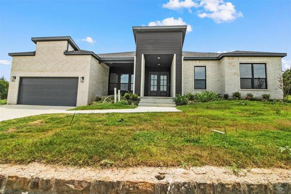 1000 Oak Creek Drive, Hutchins, TX 75141