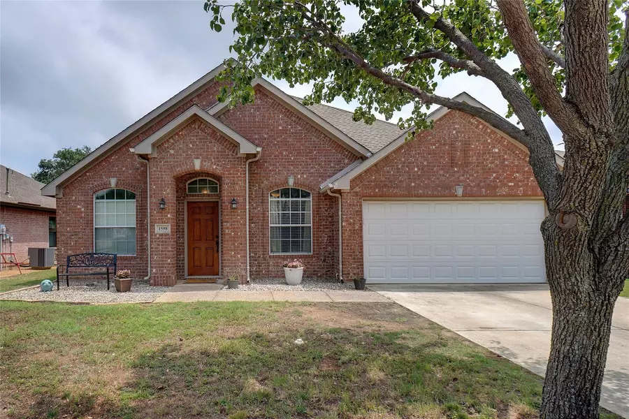 1598 Cedar Elm Drive, Corinth, TX 76210