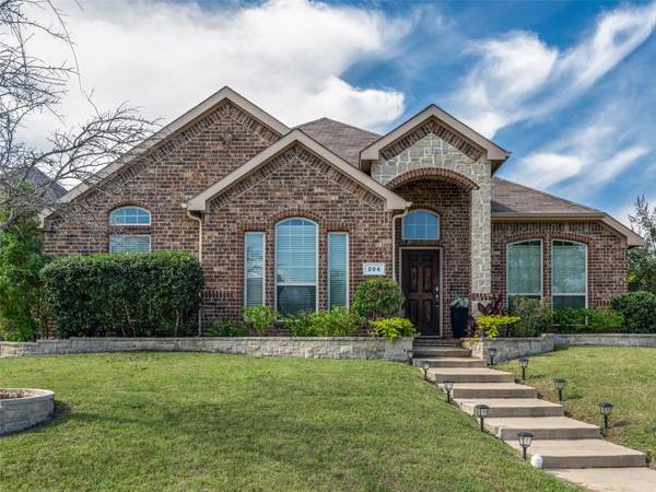 204 Greyhawk Drive, Desoto, TX 75115