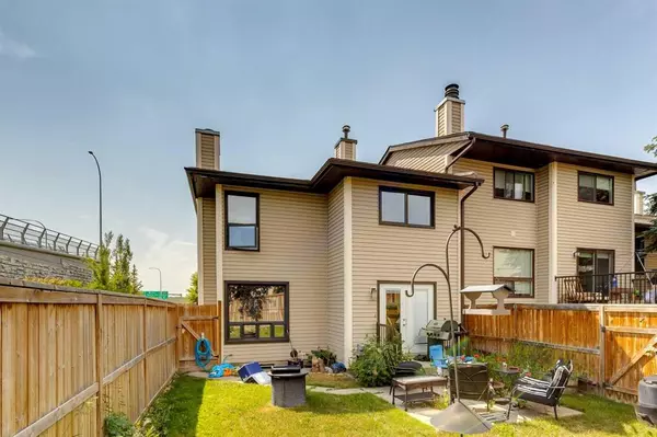 Calgary, AB T2W 3Z5,56 Cedardale CRES SW