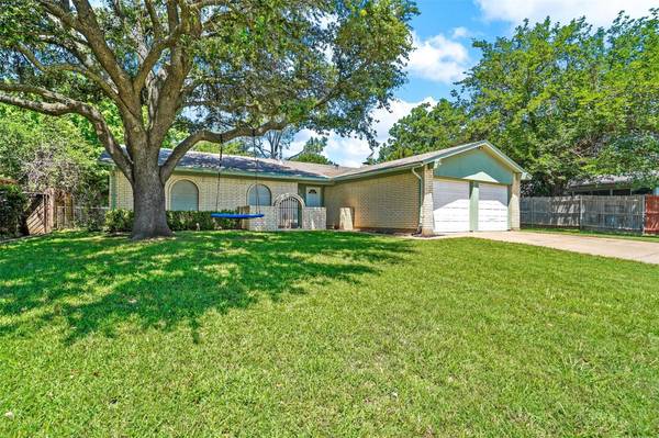 304 Wilson Street, Crowley, TX 76036