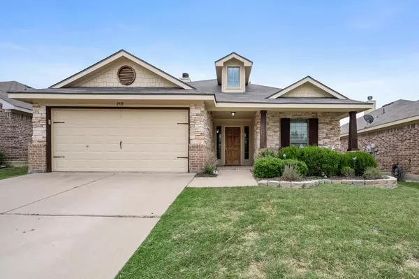 2321 Halladay Trail, Fort Worth, TX 76108