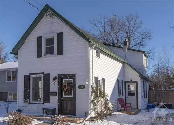 34 CHURCH ST, Perth, ON K7H 2A3